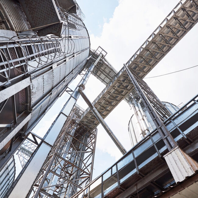 ¿Cuál es el proceso para desarrollar un proyecto de calderería industrial?